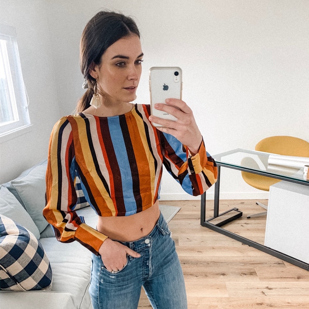 Multicolor crop with tie back! 😍🙌🏼